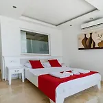 İslamlar 5 Bedroom Secluded With Private Pool Hot Tub Villa