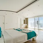 İslamlar 5 Bedroom Secluded With Private Pool Hot Tub Kalkan