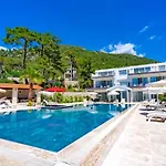 Villa İslamlar 5 Bedroom Secluded With Private Pool Hot Tub Kalkan
