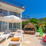 Villa İslamlar 5 Bedroom Secluded With Private Pool Hot Tub Kalkan