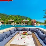 İslamlar 5 Bedroom Secluded With Private Pool Hot Tub *