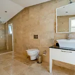 İslamlar 5 Bedroom Secluded With Private Pool Hot Tub