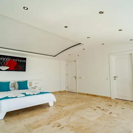 İslamlar 5 Bedroom Secluded With Private Pool Hot Tub