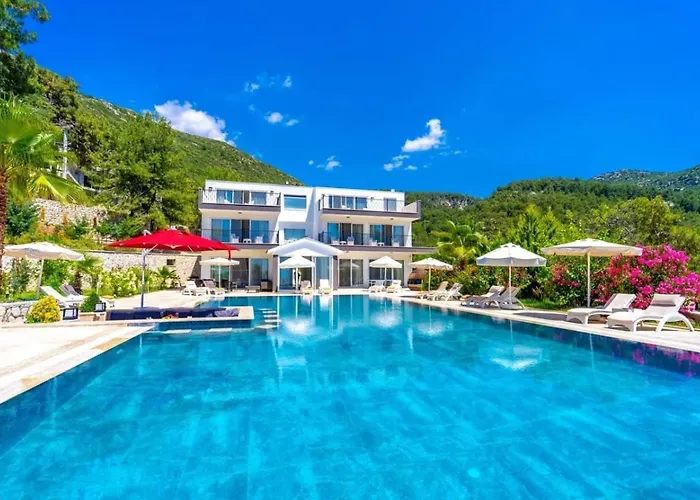 İslamlar 5 Bedroom Secluded With Private Pool Hot Tub Willa