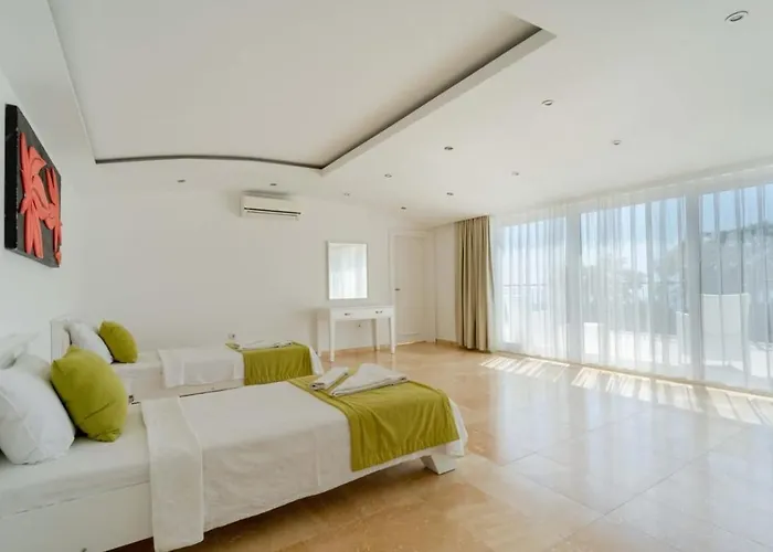 İslamlar 5 Bedroom Secluded With Private Pool Hot Tub Kalkan
